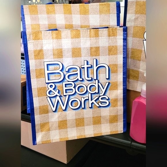 Cotton Candy Grape Bath & Body Foaming Handsoap + BBW Tote Bag 🛍 - Picture 6 of 8